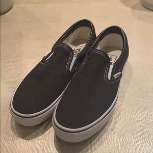 Black VANS platform sneaker